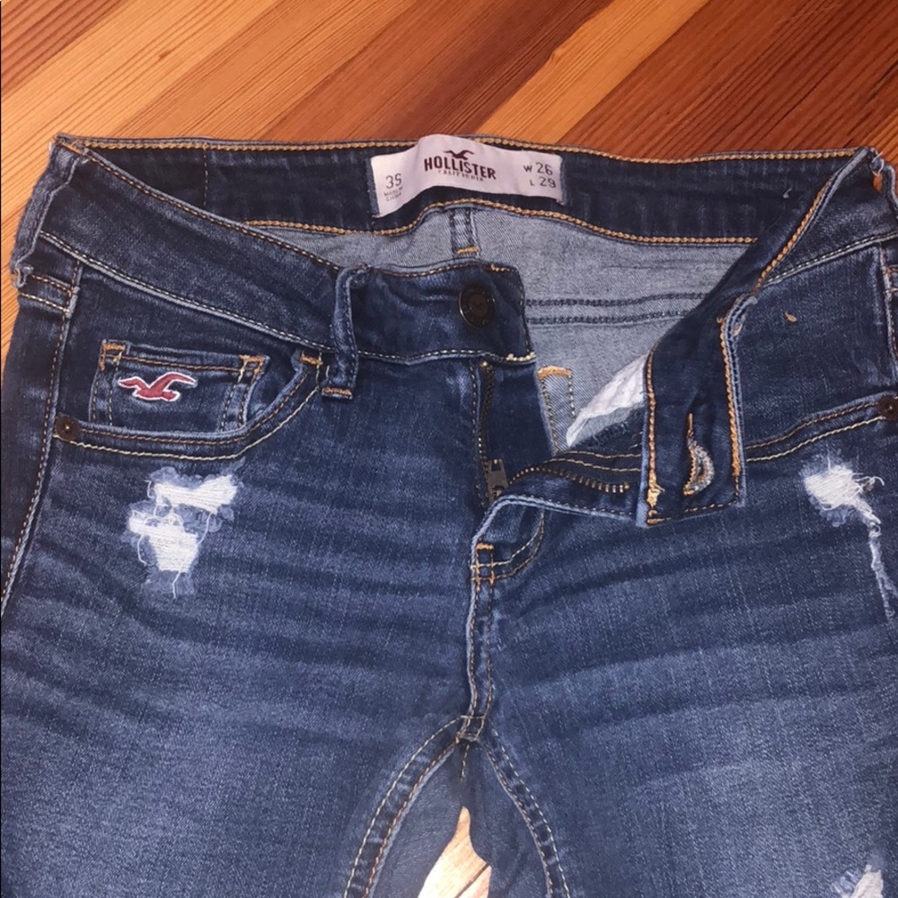 Hollister ripped skinny jeans